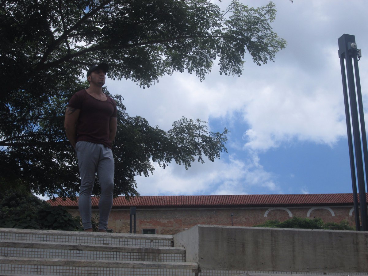 rastablackman's tweet photo. #Espacios #PoseOn https://t.co/MN5OWHEnP1