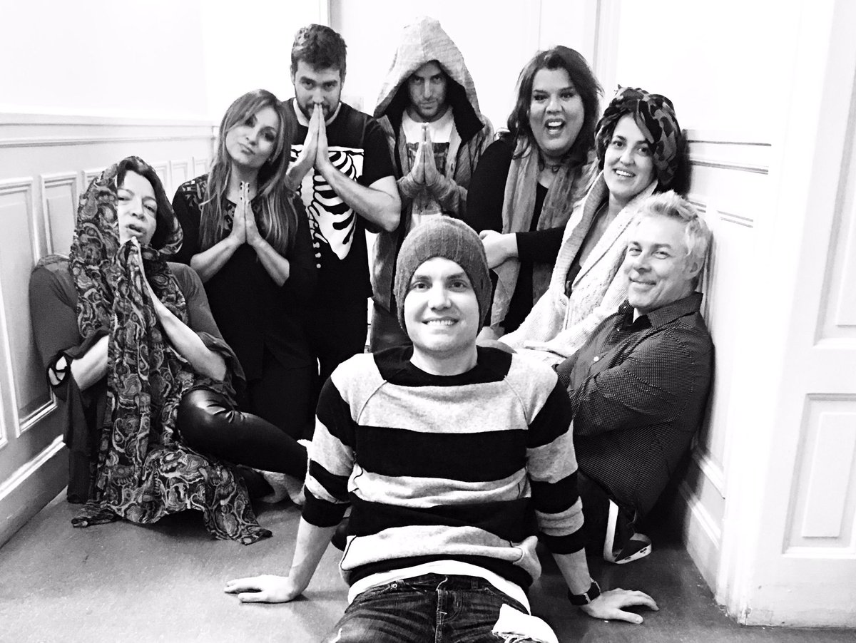 SANTIAGODELMORO's tweet photo. Todos en #ElClubDelMoro en FM99.9 la 💯!!! Ya!!! #TrapoConDelMoro escuchanos en https://t.co/4osVBfmNs3 https://t.co/CVGUS3zJkN