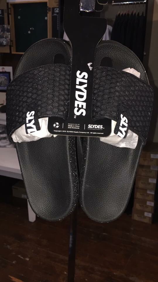 fleetwoodbeach's tweet photo. I'm liking these #slydes @SlydesCo ✨NEW✨in @NorthernRags #NROutlet but which ones for #holidays 🏖❓🤔 
At only £20 a pair, both me thinks! 👌🏻 https://t.co/Vq0lfpCzy7