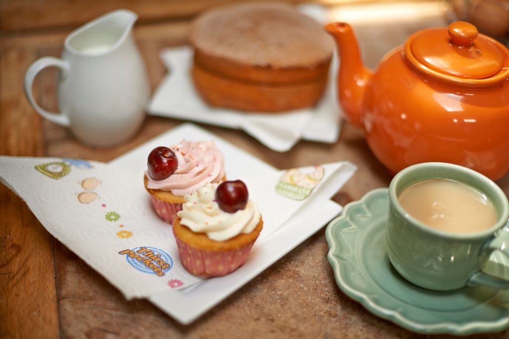 Thirst_Pockets's tweet photo. As it’s Friday, why not take a moment to sit and enjoy a little treat – we think you deserve it! https://t.co/DkEqS598D5