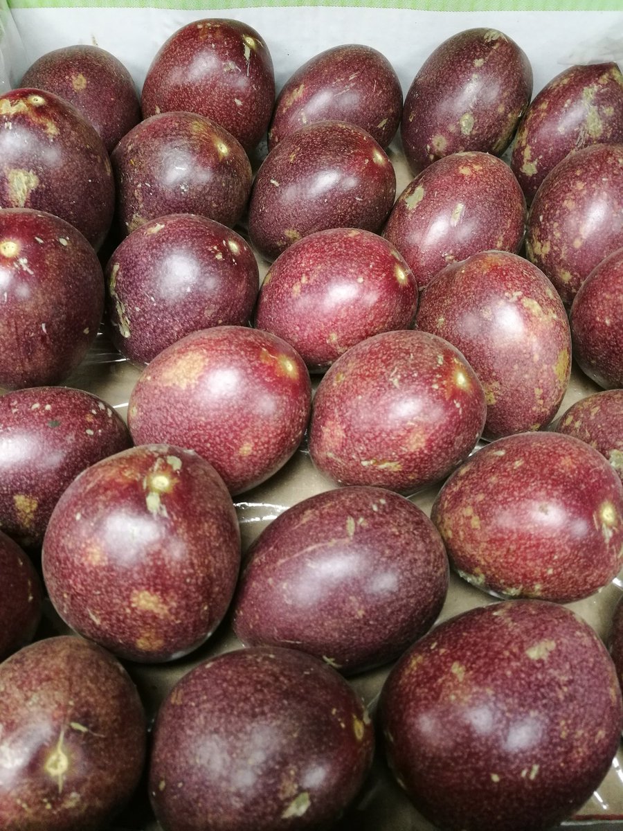 5adayFresh's tweet photo. #passionfruit #cherries #nectarines #freshfigs #freshfruit #greengrocer #5aday #Stalybridge #Cheshire #Tameside #shoplocal #healthyfood https://t.co/VtnPDDygy9