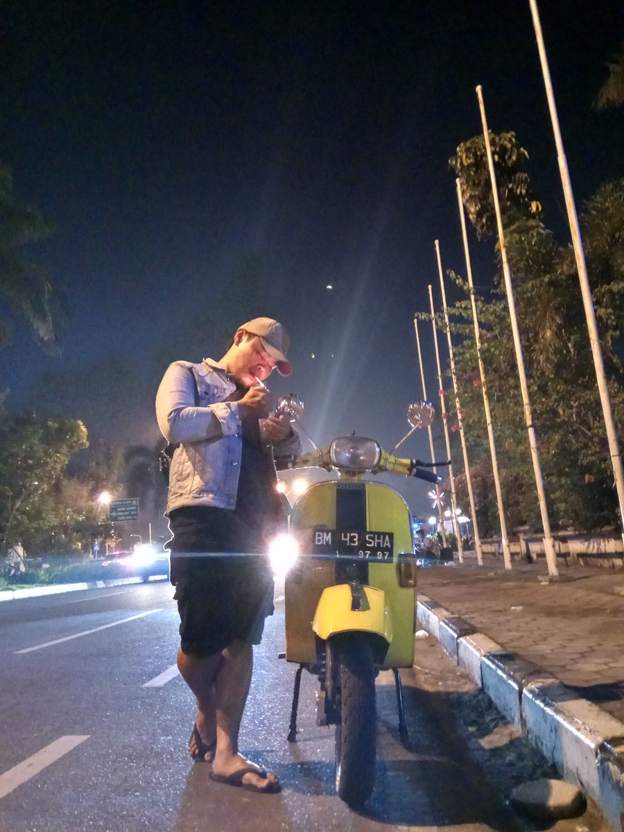 ikrardianys's tweet photo. Klasik itu unik 👍👍👍 https://t.co/bfeHUddlHA