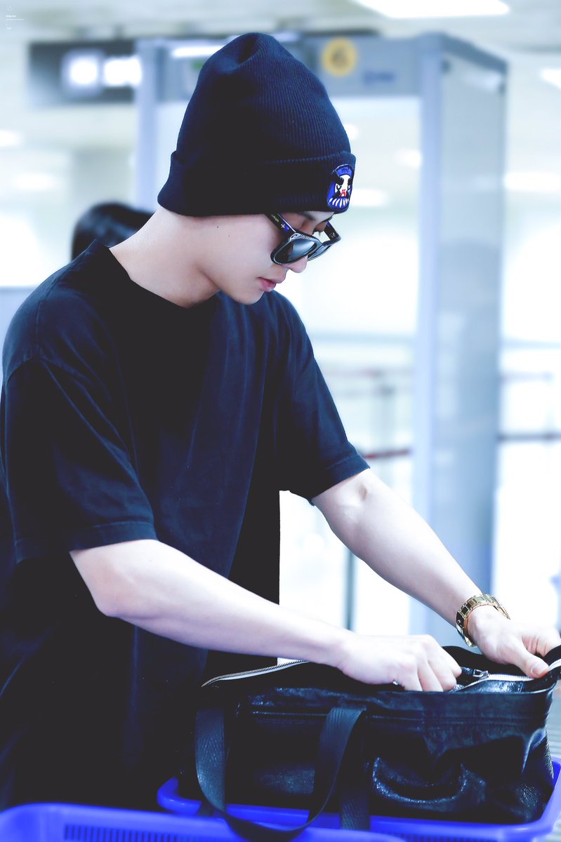 babycino1127's tweet photo. #찬열 #CHANYEOL https://t.co/eVUiqIJNCr