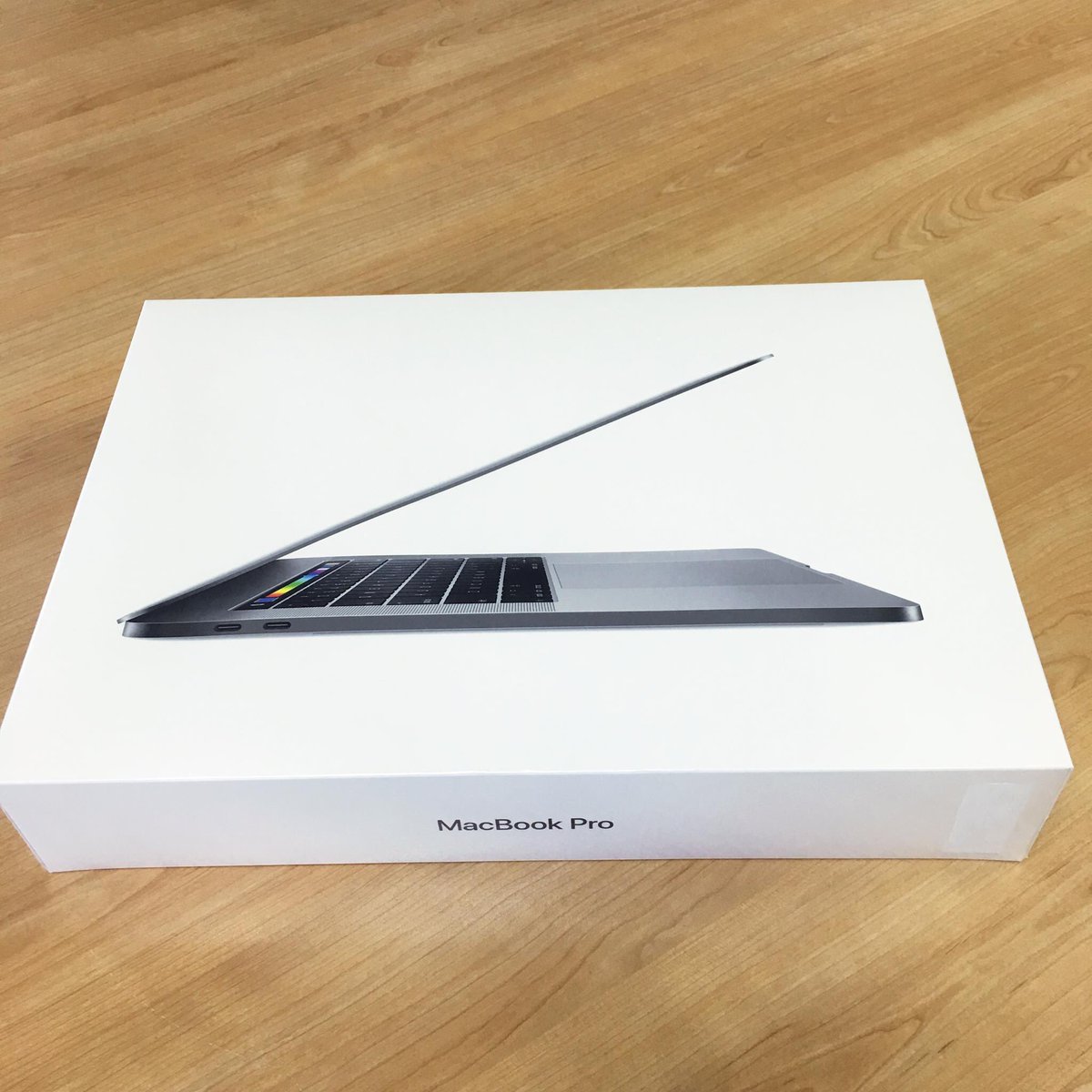 jayrobsworld's tweet image. #MacBookPro2017