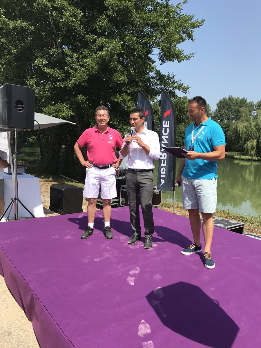 YCUCHERAT's tweet photo. Convivialité au Golf du Gouverneur à l'occasion de l'Ovalgreen, au profit de l'asso Le Petit Monde. Avec @iainbalshaw @smarconnet @AgenceMSP https://t.co/Ex63kKREIH