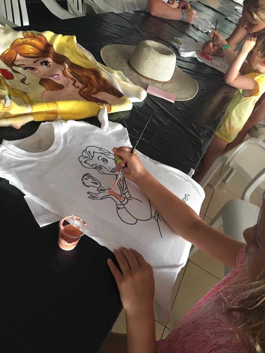 JaneEntwistle's tweet photo. Getting creative T-shirt painting 🎨 #tshirtpainting #miniDesigner https://t.co/zomCRkVvSG