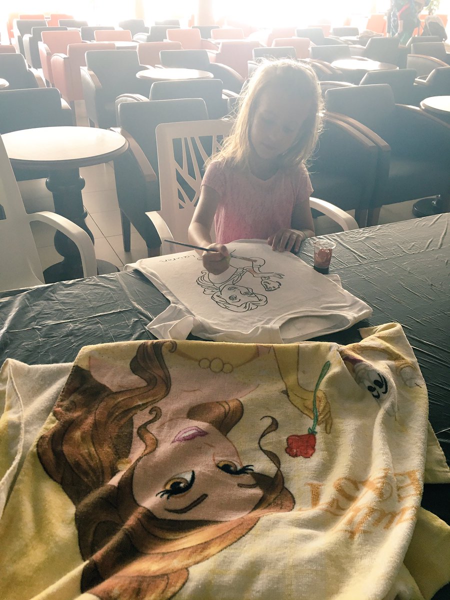 JaneEntwistle's tweet photo. Getting creative T-shirt painting 🎨 #tshirtpainting #miniDesigner https://t.co/zomCRkVvSG
