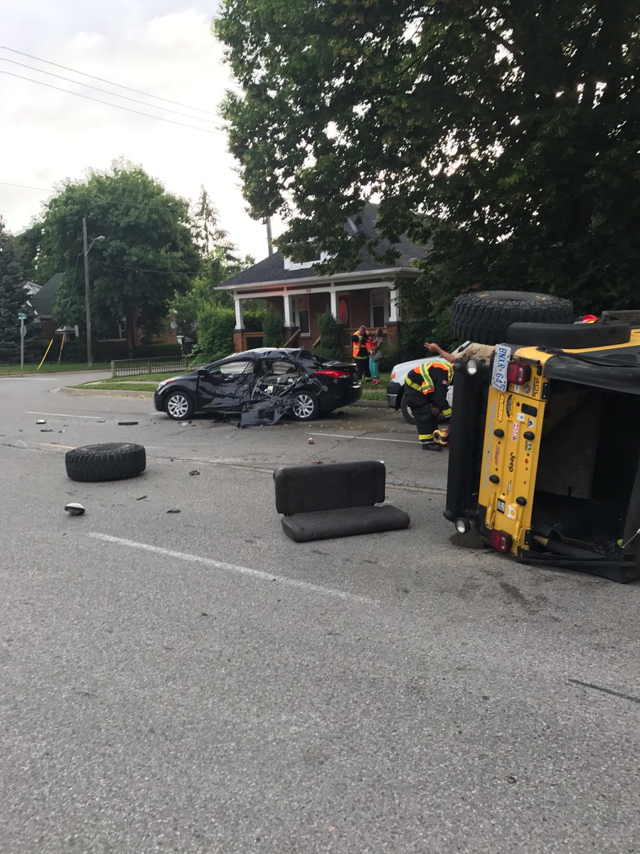 On scene MVC - MT. Pleasant and Bell Lane. No injuries, road closed. Avoid the area https://t.co/mQ3P1F5ROb