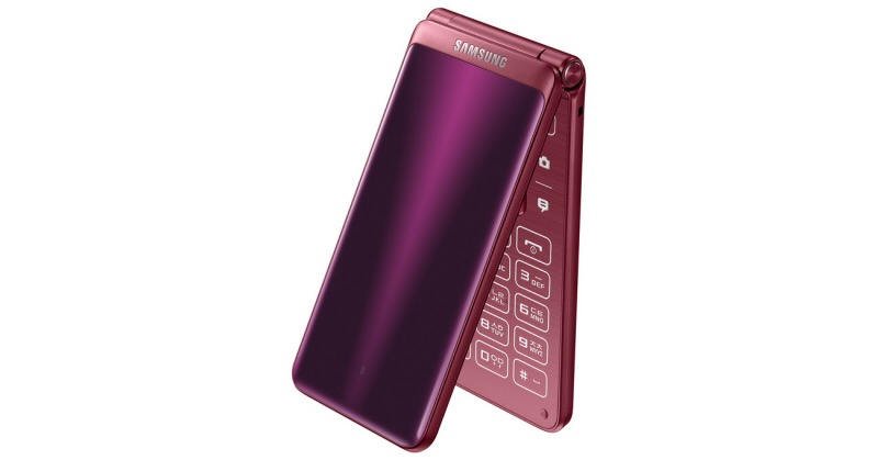 slashgear's tweet photo. Samsung Galaxy Flip 2 flip phone has a keyless keypad - https://t.co/yONtTRqScX https://t.co/lrGt5jv6VV
