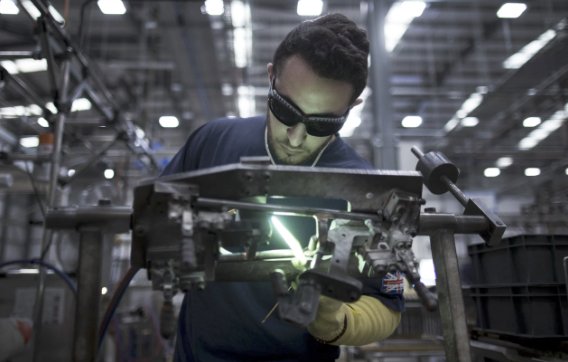 UK manufacturing soars thanks to weak pound and global recovery - ow.ly/8Ms830cPKJX #UKMfg
