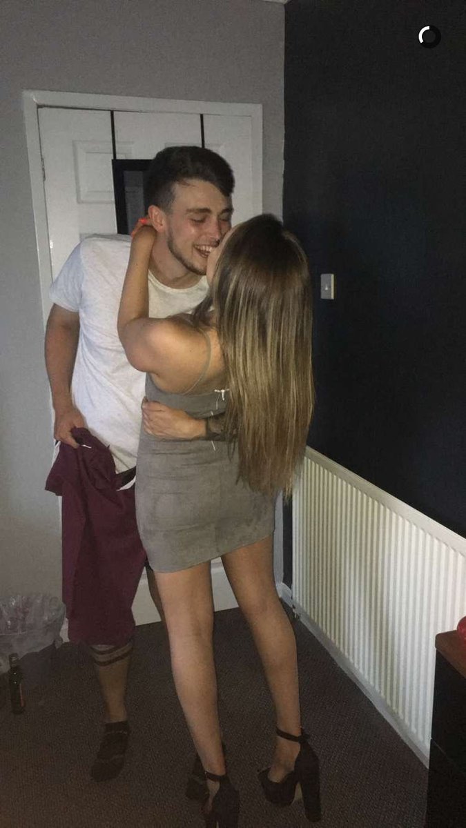 AaronSharp12's tweet image. absolute love of my life😍 #punching ❤️