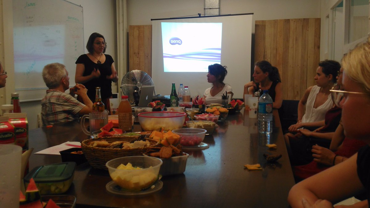 warpzzone's tweet photo. Avec @MakeSense @sensespaceparis Haut les mains c'est un #holdup : #film + #mouvement Révolution Intérieure d' Anne Mura - #BienCool !! 😎🔜 https://t.co/XFhs1obExh
