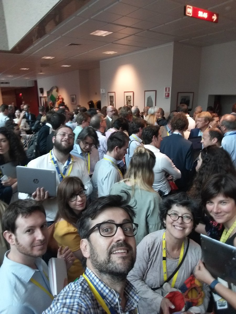 lorente1980_EC's tweet photo. Esperando la comparecencia conjunta Merkel-Macron... @beanavarro @grispastor @miquelroig @claudiperez @BeaRios_ @danirovirosa https://t.co/QHf9RUaQLj