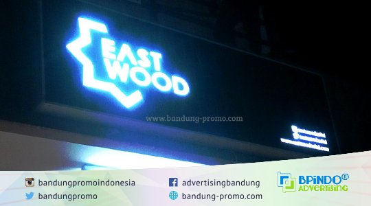 BandungPromo's tweet photo. Raih mimpimu punya #neonbox KEREN dipandang JUTAAN mata. Murah! Order ke ✆/WA 082119014999 📨sales(at)bandung-promo·com. 😄 OK luar #bandung https://t.co/uf1yc3T6KI