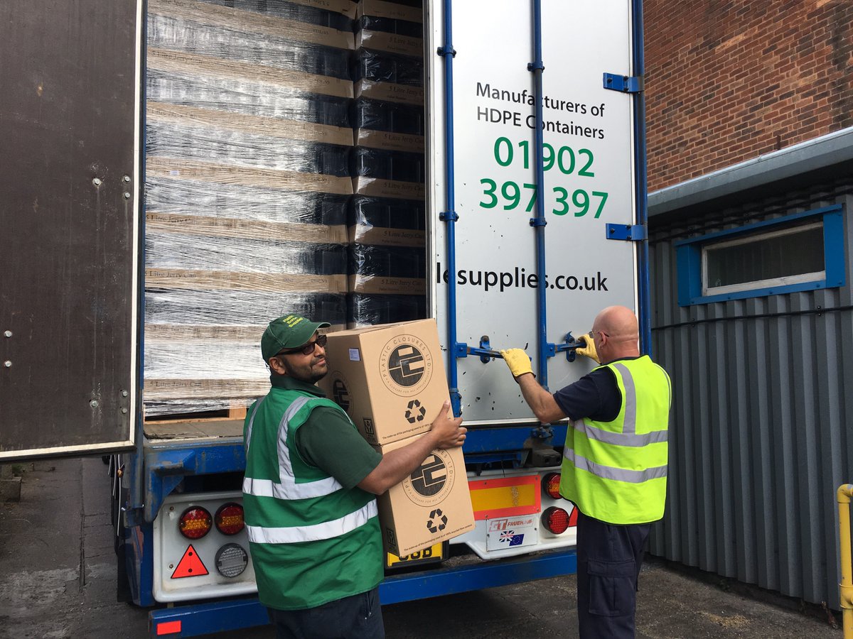 And there goes a full load of bottles from Plastic Bottle Supplies to another happy customer. Visit our website on ow.ly/rjad30cPLzD