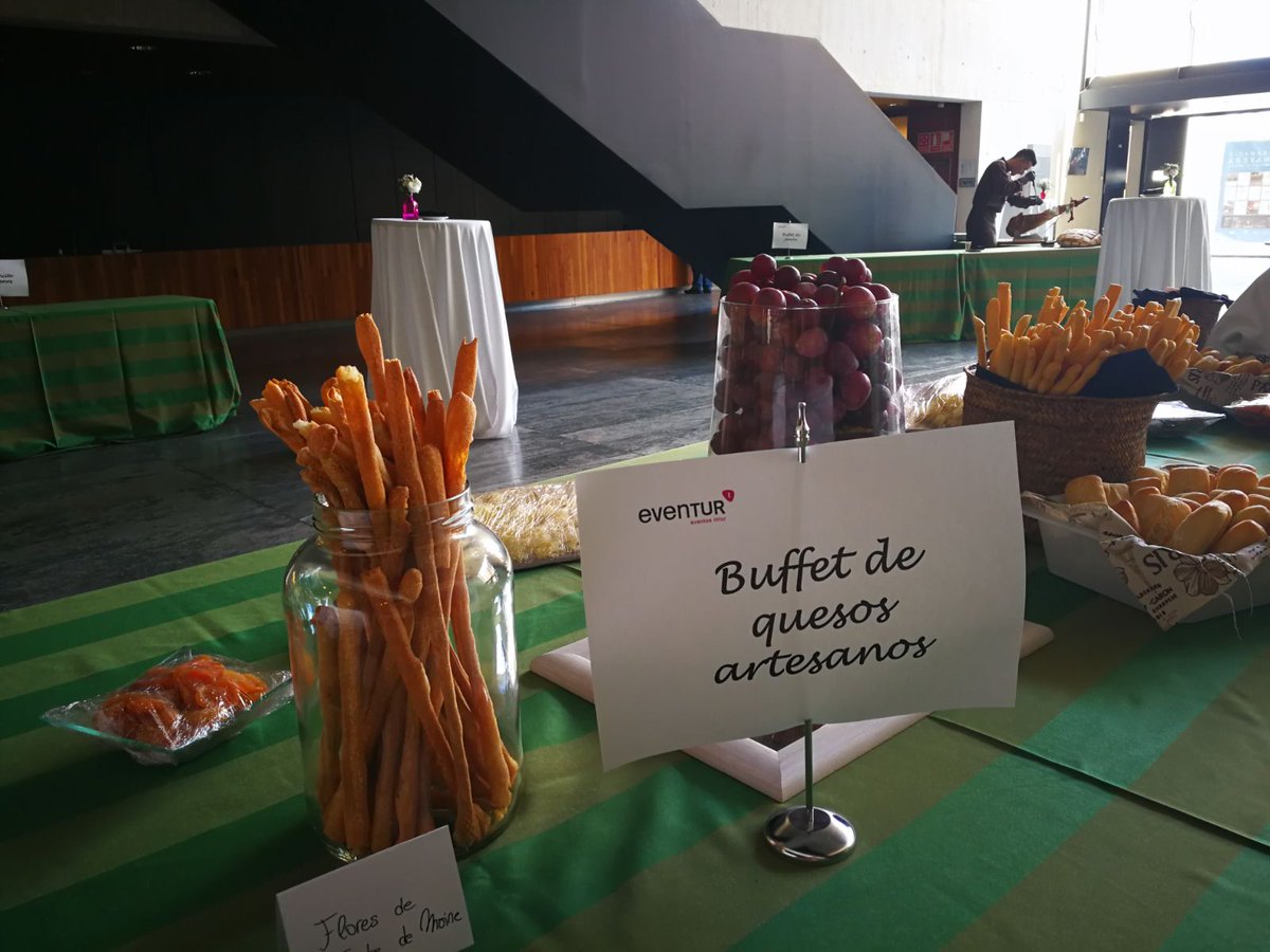 eventurintur's tweet photo. Servicio de catering Eventur.
Innovando en cada evento, esté donde esté.
#catering #congresos #Eventur #innovacion #gastronomía #eventos https://t.co/KrQ0KLin5C
