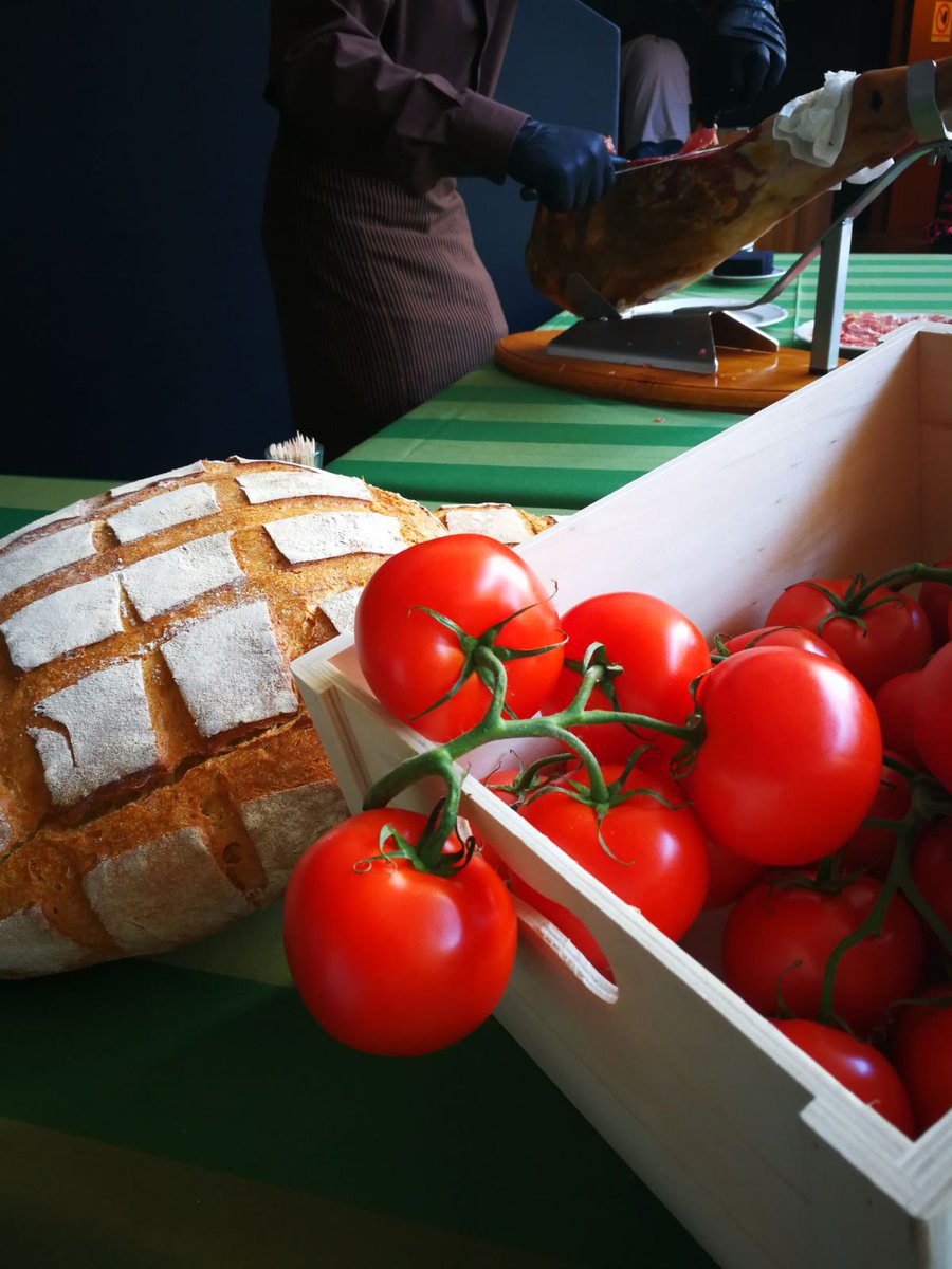 eventurintur's tweet photo. Servicio de catering Eventur.
Innovando en cada evento, esté donde esté.
#catering #congresos #Eventur #innovacion #gastronomía #eventos https://t.co/KrQ0KLin5C