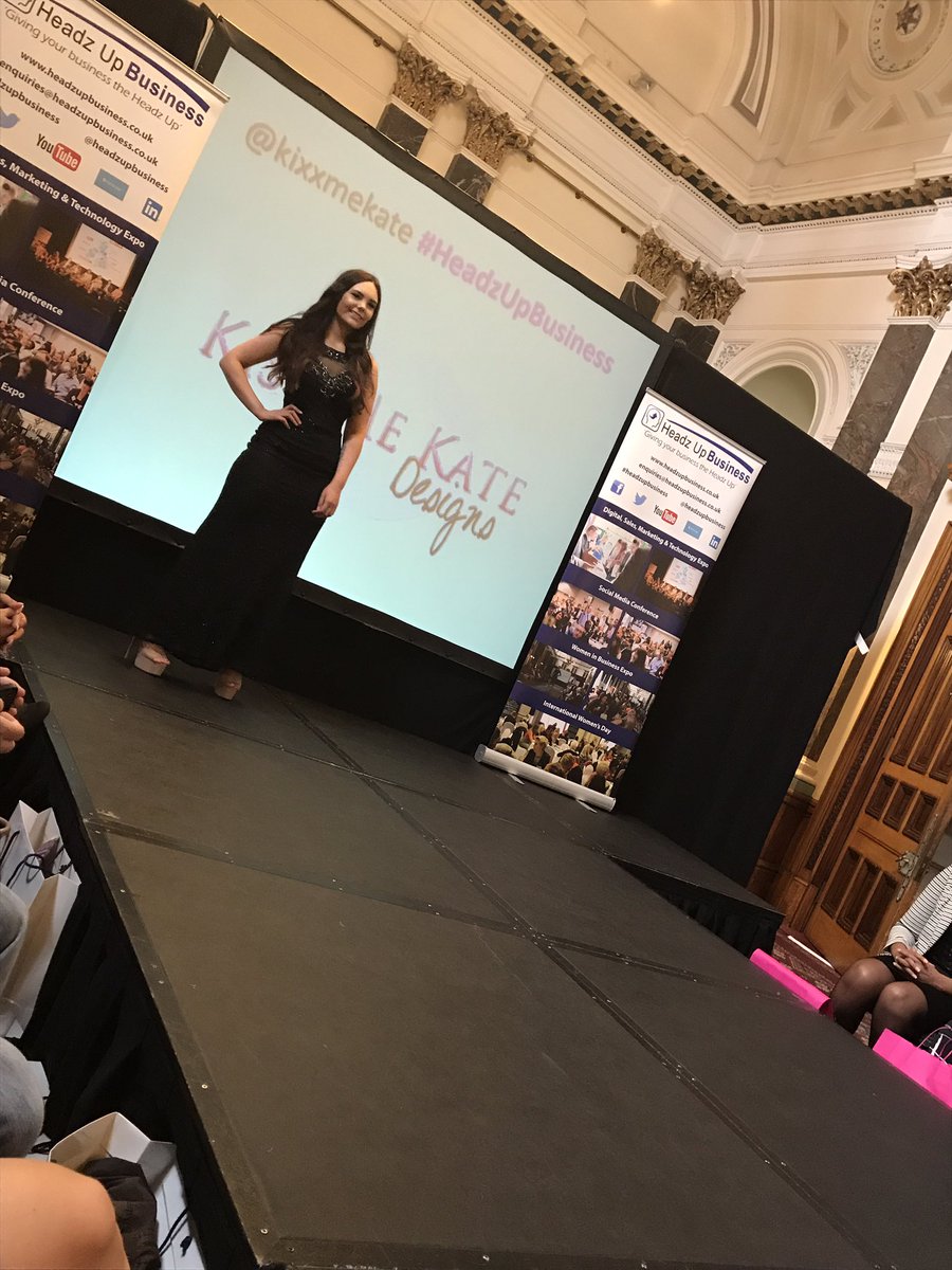 seemtweets's tweet photo. Kiss me Kate designs @HeadzUpBusiness @HennaK91 https://t.co/Y476KkH3Ob
