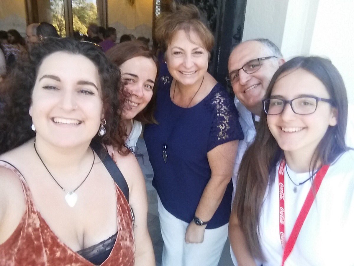lauraloji's tweet photo. @escolamdcprat Ens saluda Dario Villanueva, director de la RAE. Ens acomiadem de l'experiència. MDC potencia el talent, enhorabona Raquel https://t.co/484g42CN8B