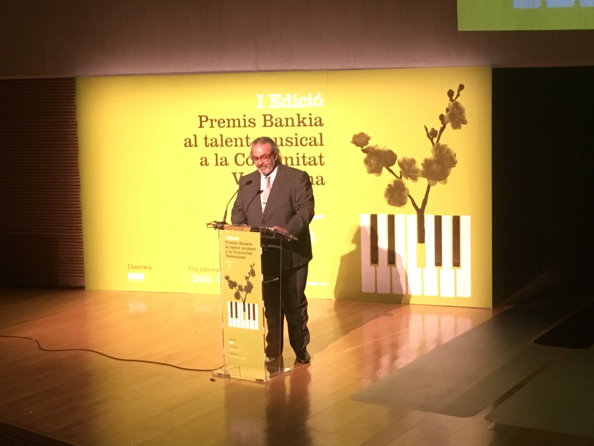 FilmacCentre's tweet image. Anoche se entregaron en Valencia los Premios @Bankia al talento musical. Estos son los trofeos y la escenografía que hemos diseñado.