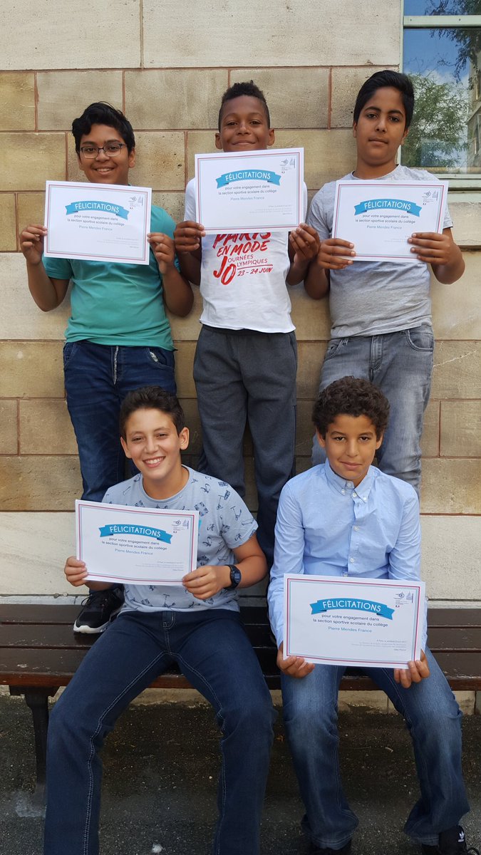 Academie_Paris's tweet photo. #JournéeOlympique 350 élèves inscrits en section sportive scolaire récompensés par un diplôme pour leur engagement 👍🏆😀👏 ! #OlympicDay https://t.co/LNugT7pN2n