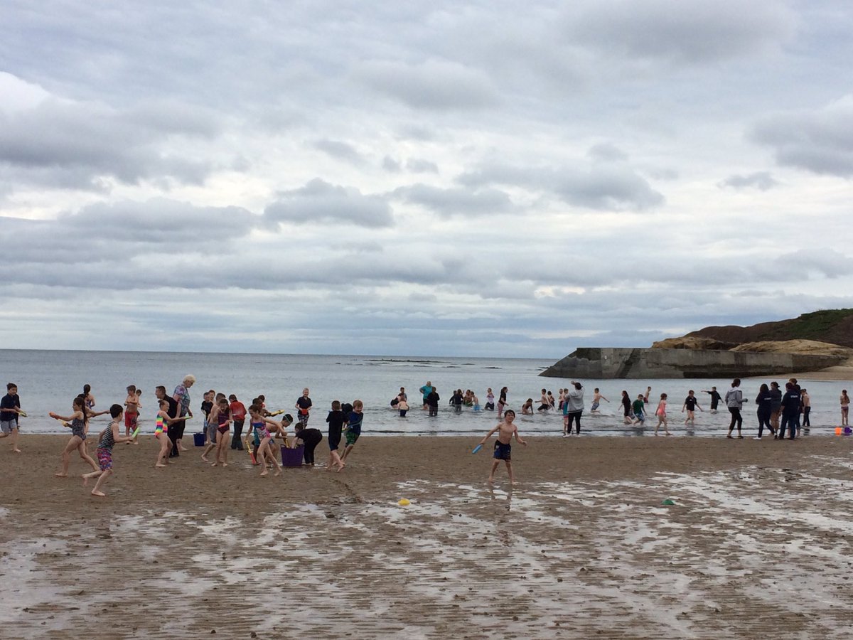 smpsjohn's tweet photo. Water fight in full swing #smpsbigdayout @SMemorial https://t.co/ohEUfKnTE0