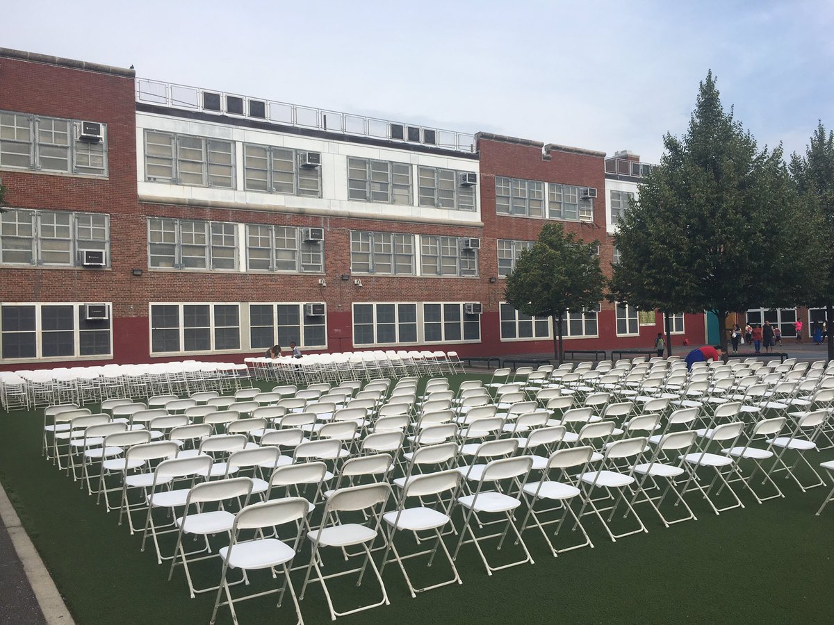 PS62ChesterPark's tweet photo. #graduation is happening today!! Going live at 9am. #classof2017 #PS62Q https://t.co/eoopXMy5KC