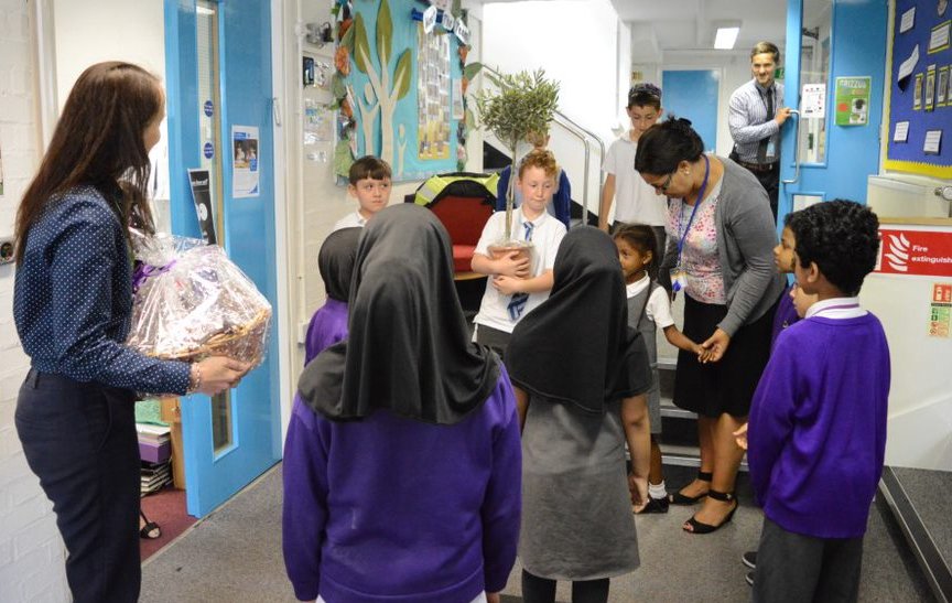 olive_hackney's tweet photo. Extending warm relations with one of our 3 Faith's Forum partner schools #SimonMarks ✡️☪️ https://t.co/GAhMxRf2IS