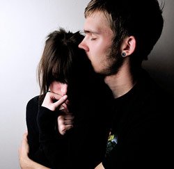 Niemand die weet dat er 'n #mantelzorger in 'm schuilt.Niemand die weet dat z'n partner een niet zichtbare problematiek heeft. Iemand?