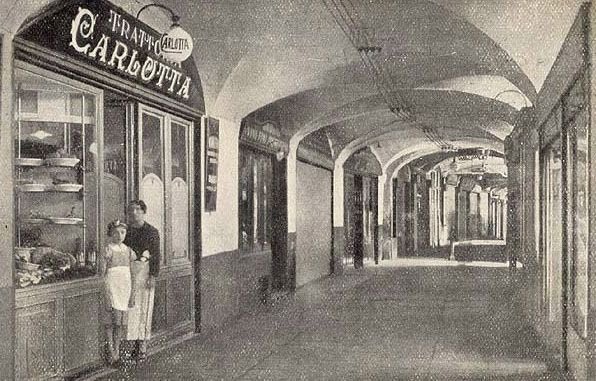viagaribaldi12's tweet photo. I have a dream: che #sottoripa possa tornare ad accogliere degnamente i turisti che desiderano visitare il #centrostorico di #Genova https://t.co/UYjos2KcHh