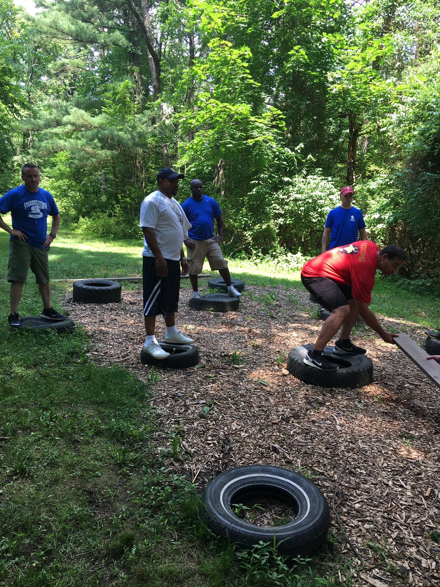 LARanieri12's tweet photo. Team work at its finest! https://t.co/FGQaR4Y3eB