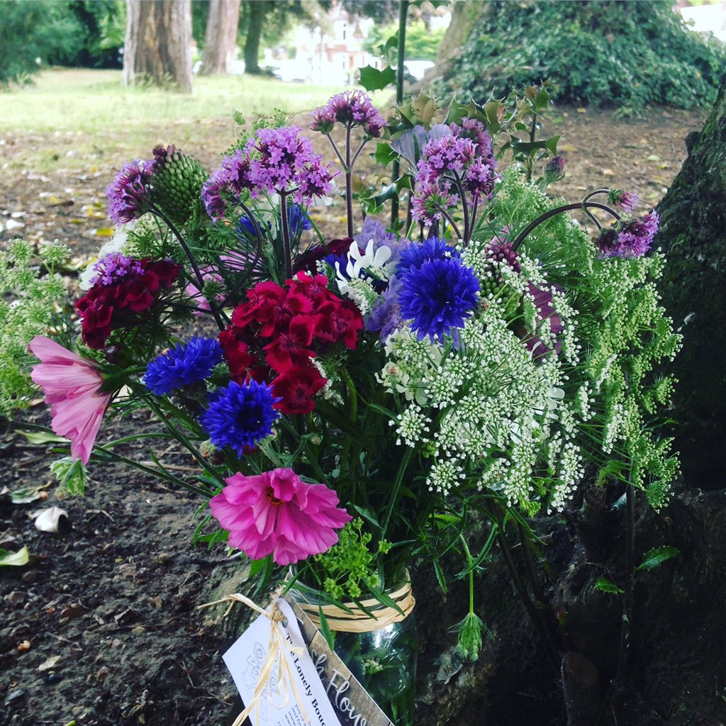 Who will find today's #lonelybouquet in celebration of #britishflowersweek? #flowersfromthefarm #grownnotflown
