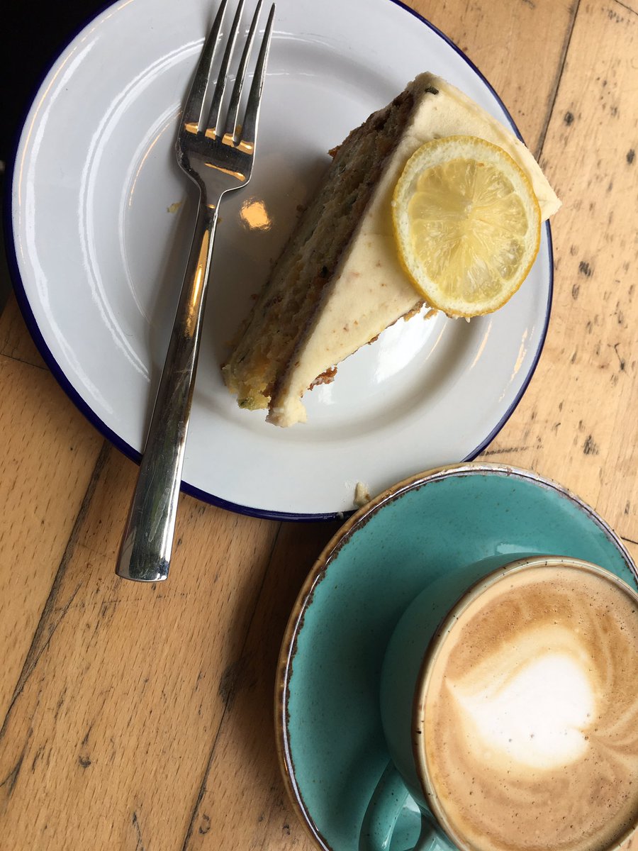 saoirse_22's tweet photo. Didn't make breakfast but this is superb @thebristolloaf #supportLocal #churchRd https://t.co/aZnJBqT4Sk