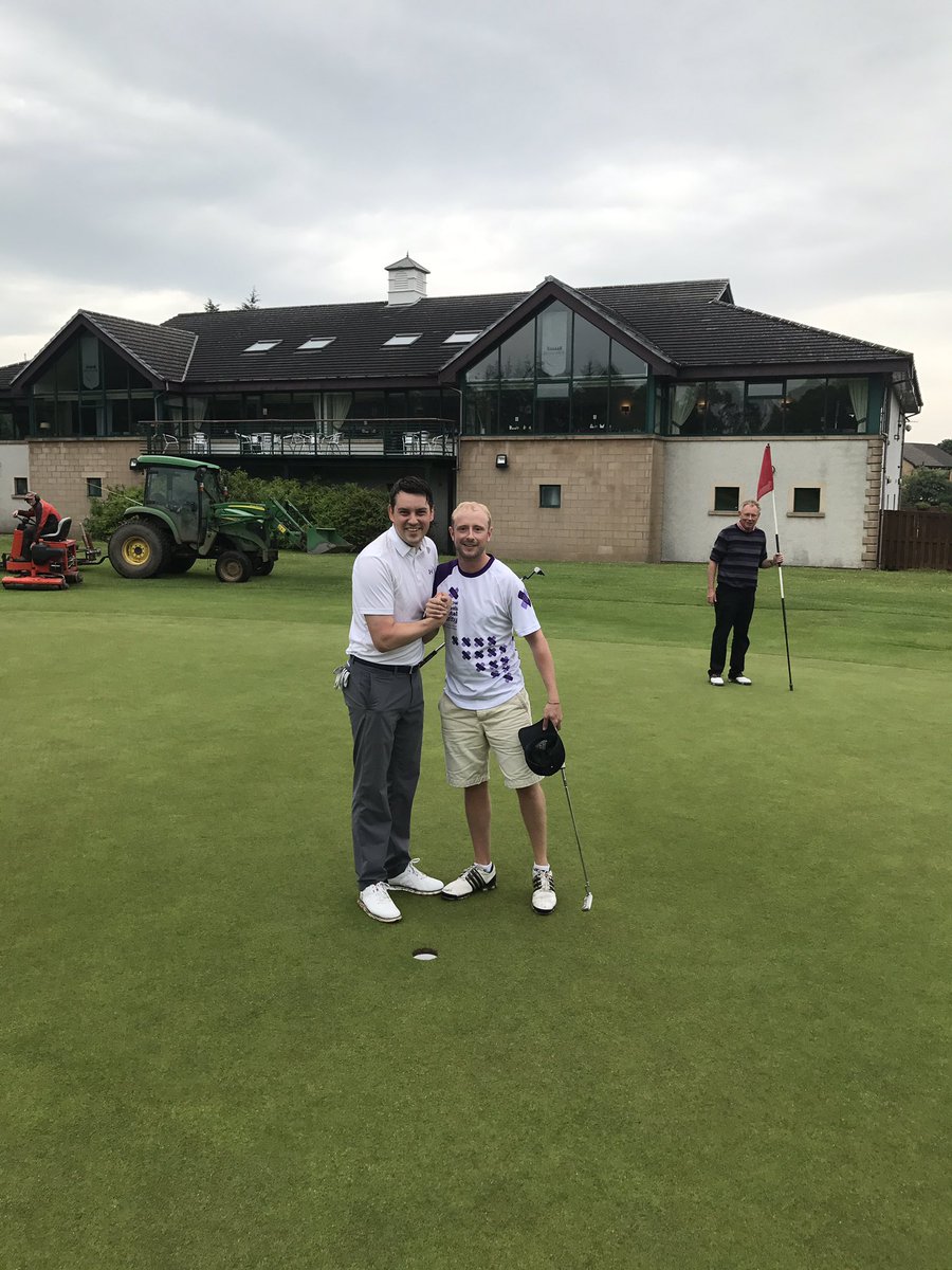 10RndChallenge's tweet photo. 10:12am and round 4 with the sweaty Italian is done.  77 blows after +1 front.  Back 9 is killing me 😂 https://t.co/QfNgSVccmi