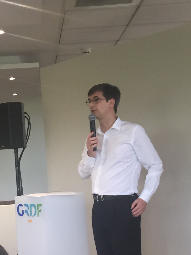 JMarcLansin's tweet photo. @SauvageEdouard conclut le #topex2017 de @GRDF sur nos 4 priorités : sécurité, confiance, innovation et clients https://t.co/OqPqghGBJT