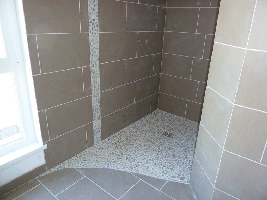 klassedesigns's tweet photo. A #wetroom encompasses a level ‘walk in' #shower. No need to clean the shower screen, literally just wash &amp; go! https://t.co/1qxCoLReTc https://t.co/8gTqrfP8zG