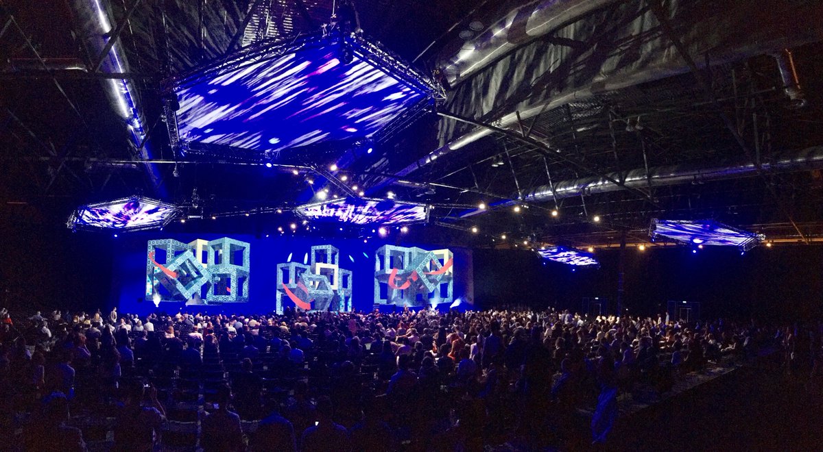 ACSaudiovisual's tweet image. Great setting and visuals @EHA_Hematology 2017! #eha2017 #Madrid #augmentedreality #audiovisual