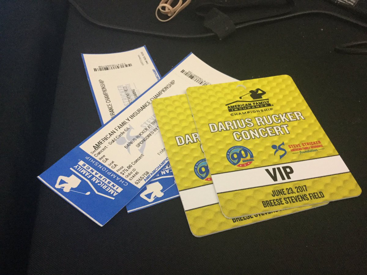 JasonMWaller's tweet photo. Not a bad welcome to the office this morning!
#Iwillbeworking #amfamchamp #dariusrucker #breesestevens https://t.co/2Te8moHOEl