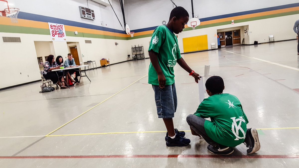RayWeikal_KSD's tweet photo. Our @kcpublicschools @SEEKNSBE #SummerAcceleration campers are demonstrating their STEM skills today! @kcur @ellemoxley is covering it! https://t.co/RM0Mv8W8vX