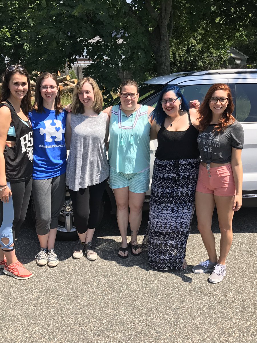 de_cive's tweet photo. @howlercon Road trip! Can't wait for #onelasthowl @CLaurianno @mrgn94m @ashleeyrebello @vickyrebello and Alex! https://t.co/ieCI0yegDb