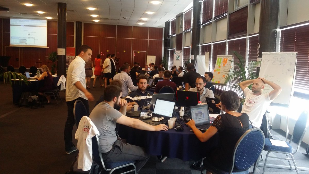 Naissance_Graph's tweet photo. #HackathonCGI2017 dernière ligne droite https://t.co/CrKllE28XK