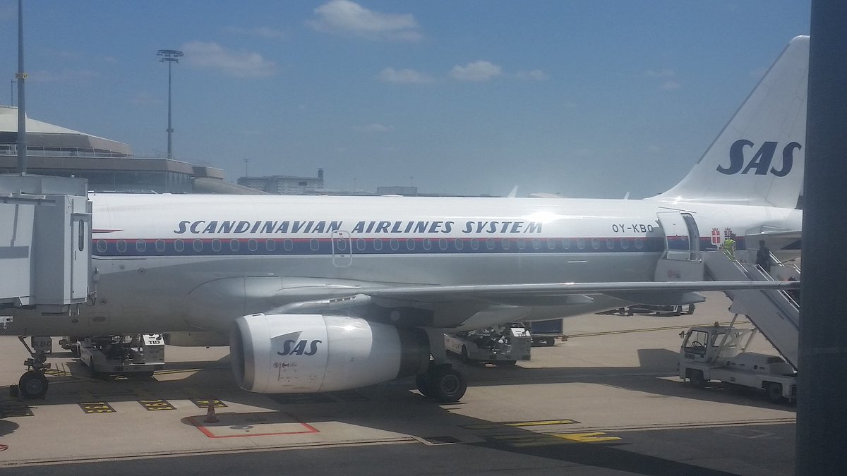 JBThostrup's tweet photo. Je l'aime bien le style #retro de #SAS - ça et le bon qualité de #Service https://t.co/9nfAMN9hMQ