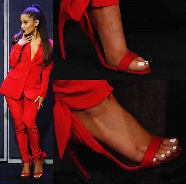 Ariana Grande Sexy Feet. #sweatyfeet. pic.twitter.com/PHYHgQVlKc. #soles. #...