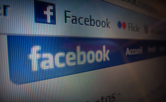 trapped_zone's tweet photo. Facebook romance with British national costs woman Rs.25 lakh !
#facebook #cybercrime #fakeprofile 
Read more @http://bit.ly/2tBvlwQ https://t.co/m2mWdnjw8a