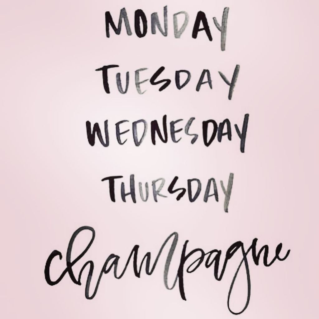 AirBarTweets's tweet photo. Happy Friday,dolls! 🍾 https://t.co/27ezcefJXk Happy Friday,dolls! 🍾 Happy Friday,dolls! 🍾 June 23, 2017 at 08:57AM https://t.co/EgwobpY5GN