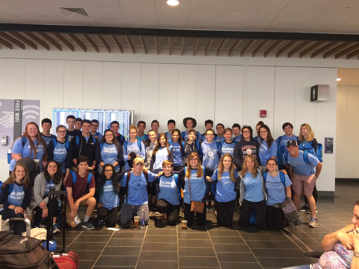 MHSGalapagos's tweet photo. Here we go - panama next stop #ecuadorriors https://t.co/C6WSQBAFit