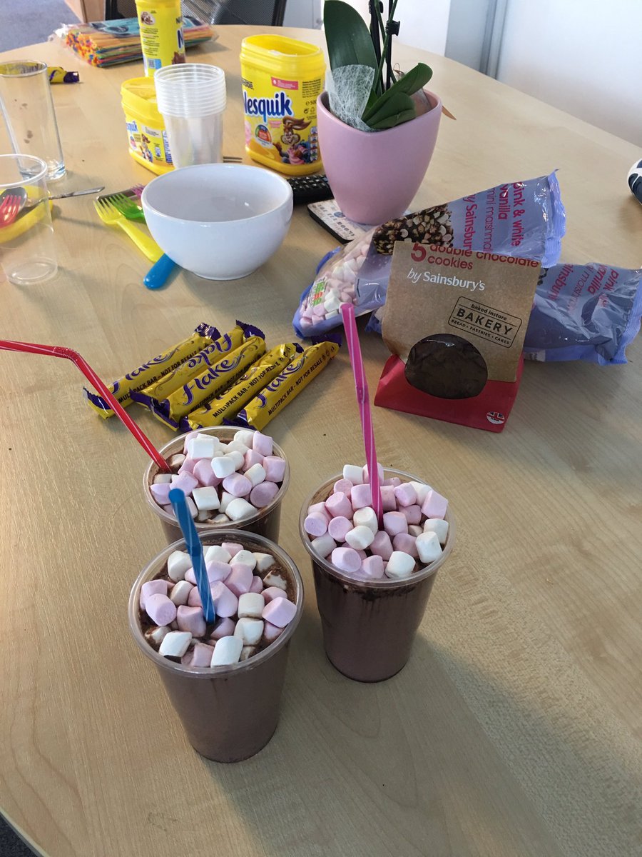 emoov's tweet photo. Today, the eMoov team is #poweredbymilkshakes #poweredbyemoov https://t.co/TPd6sNgSgh