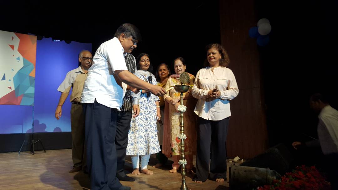 VinayKumar7262's tweet photo. Tourism min. @RajendrGautam inaugurate 'Sindhi Baal Utsav' at LTG auditorium #DelGovFlash https://t.co/FDu27mHBdZ