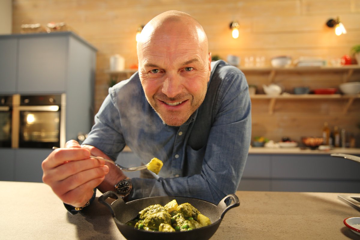 AvonMarble's tweet photo. Worktops supply by Avon marble for the TV show eat the week on channel 4 #eattheweek #iceland #dekton #seramic #avonmarble https://t.co/xPipZla8bP