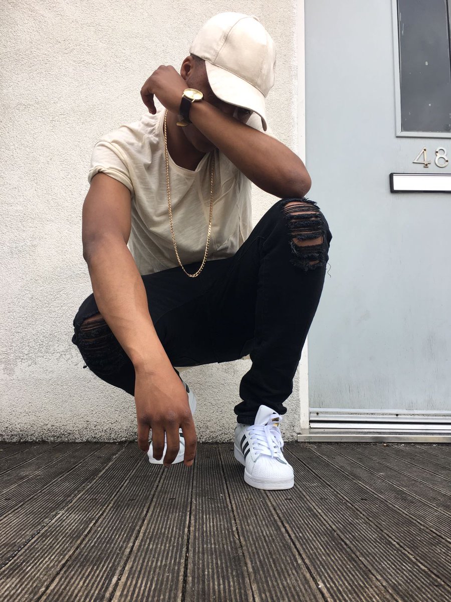 NyashaMavu's tweet image. My main @JuniorNdlovu still slaying us on the blog.. Don't sleep on him now.. Have a look (link in bio) #fashionmemen #menswear #fashion